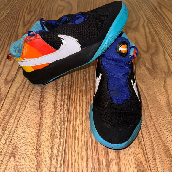 Nike Space Jam Sneakers - Picture 2 of 11